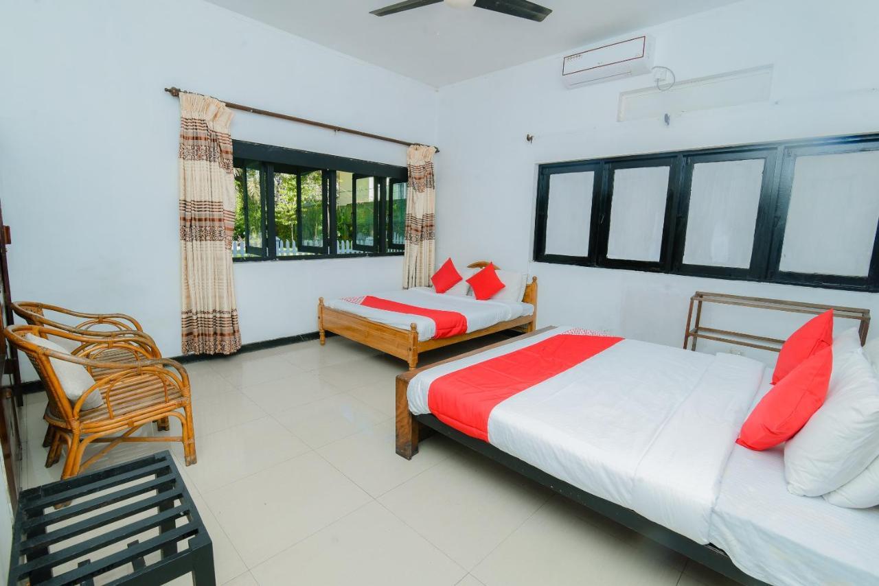 Oyo 479 Water Front Hotel Kandy Bagian luar foto